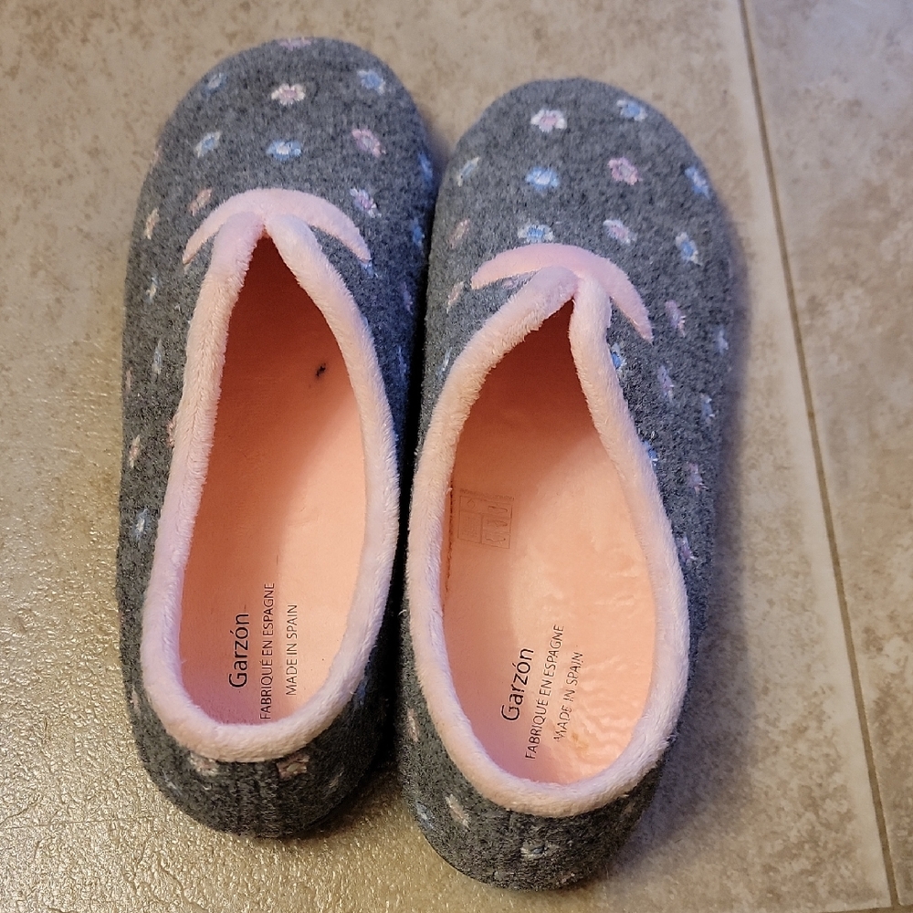Garzon Gray and Pink Women's Slippers